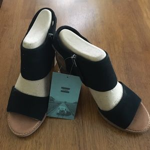 TOMS Majorca Black Suede Cutout Sandal